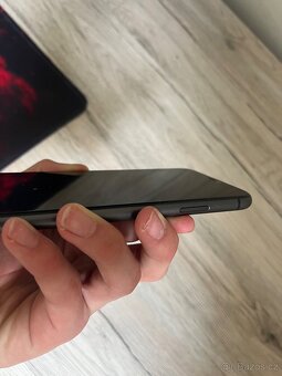 Prodám iPhone 11 - 2