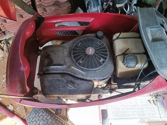 MTD zahradní traktor - 2