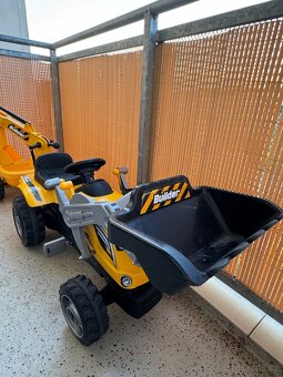 Traktor na šlapání s nakladačem a bagrem Builder - 2