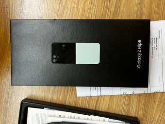 samsung Z flip 5 ,512 GB po reklamaci a pouzdro nepoužité - 2