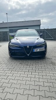 ALFA ROMEO GIULIA QV - 2