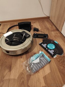 Robotický vysavač Robzone - 2
