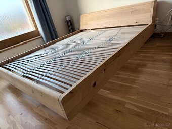 Designová postel z masivu Kobe 160x200cm - 2