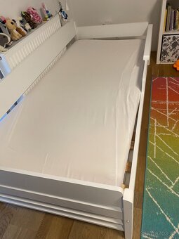 Bílá dětská postel se zábranou - 2