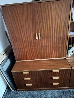 Obývací stěna/skřínky - 2