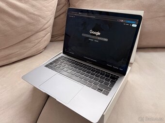 MacBook Air 13” (2019) – Intel i5 – 128 GB SSD – TOP STAV - 2