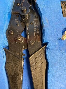 Krimpovací kleště Hirose PM-TM 11-0088 v kufru - 2