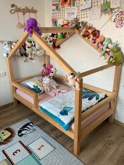 Domečková postel + kvalitní matrace TOP STAV - 2