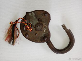 Starý visací zámek - 2