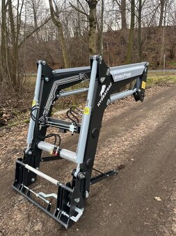 Čelní nakladač na traktor HYDRATRAC 1600 - 2