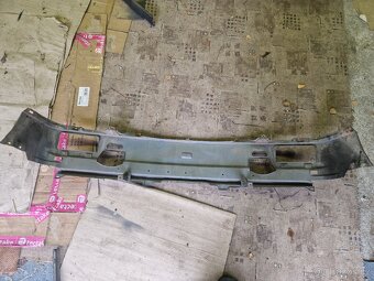 BMW e30 přední čelo chrom - 2