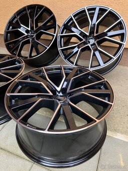 Audi R22 4M8601025CP - 2