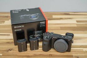 Fotoaparát Sony A6600 + Sony 18-135 OSS SEL + příslušenství. - 2