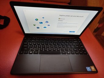 Notebook Umax + taška - 2