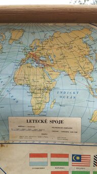 Nástěnná školní mapa světa rok 1961 - 2