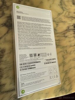 Apple iPhone 16 PRO 128GB - Černý titan - 2