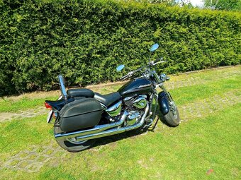 Suzuki VZ800 Marauder - 2