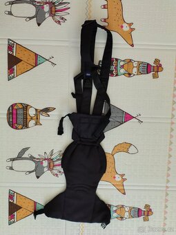 CHICCO dětské nosítko Easy Fit Black Night - 2