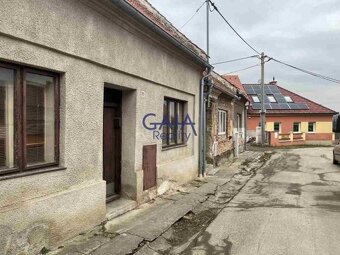 Koryčany - Pozemek s domem a studií nového moderního bydlení - 2