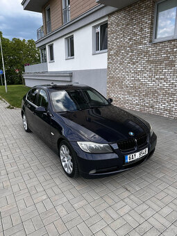 Bmw e90 325i - 2