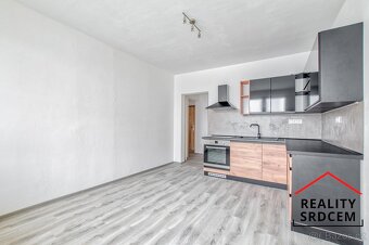 Pronájem bytu 2+kk s dvěma lodžiema, ul. Podroužkova, Ostrav - 2