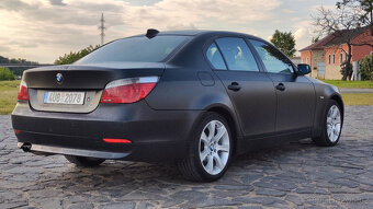 BMW 530xd E60, 170kW, 2006, 429tkm, nové BiLed, automat, TOP - 2