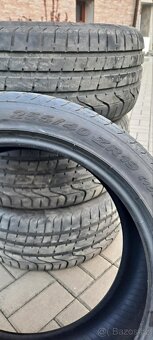 255/40 ZR19 - 2