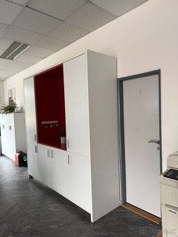 Kancelářská skříň v dobrém stavu (v235 x š228 x h60) - 2