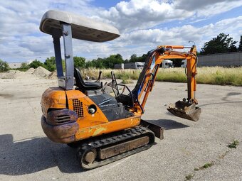 Minibagr Hitachi FH15. 2x lyžica - 2