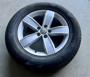 Volkswagen originální kola 17” se zimními pneu - 2