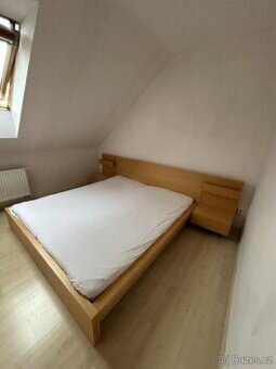 Postel 180x200 ikea Malm vcetne nočních stolků - 2