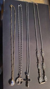 Řetízky s přívěsky - 2