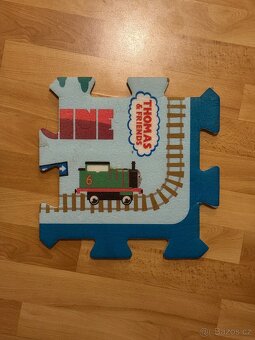 Pěnové skládací puzzle/čtverce Mašinka Tomáš - 2