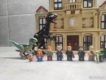 Lego Jurassic World 75930 - Útok Indoraptora - 2