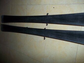 Juniorské carvingové lyže Rossignol 130 cm - 2