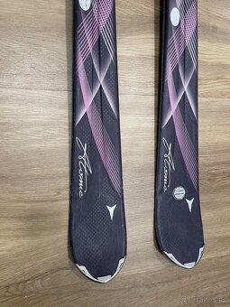 Dámské carvingové lyže Atomic - 2