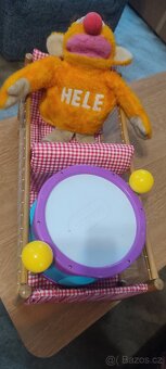 Dřevěná postýlka pro panenky retro,včetně dekorace - 2