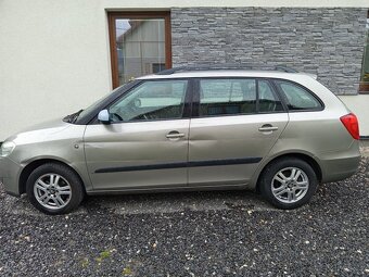 Škoda Fabia 1.4i 63kw rv.2010 bez koroze - 2