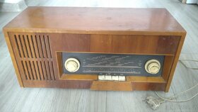 Retro rádio Tesla 323A - 2