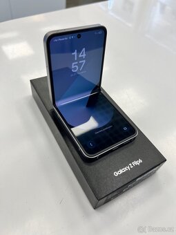 Samsung Galaxy Z Flip6 512GB Silver Shadow - zánovní, záruka - 2