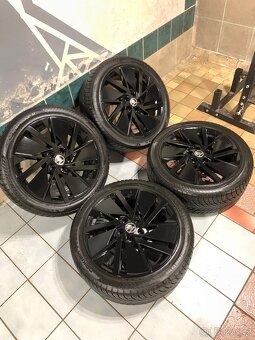 Alu kola Škoda R18 5X112 ZIMNÍ PNEU 225/45 R18 OCTAVIA 4 - 2