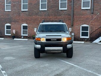 Toyota FJ Cruiser 4.0 V6 – spolehlivé SUV s pohonem 4x4 - 2