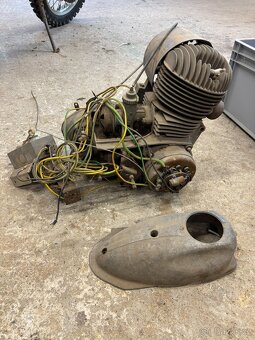 Motor CŽ175 - Prase - 2
