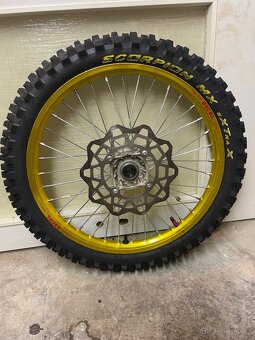 Přední kolo na  Suzuki - 2