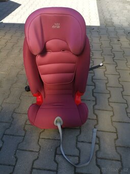 Prodám autosedačku Britax Römer advansafix III SICT - 2