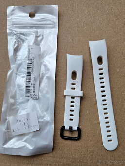 Nový bílý silikonový náramek na Huawei Band 4 / 5 - 2