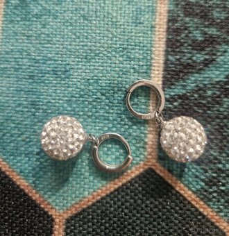 Nové dámské stříbrné náušnice kuličky třpytivé s kamínky - 2