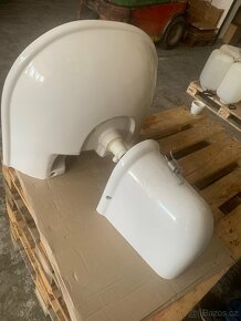 Bílé umyvadlo s krytem na sifon - 2