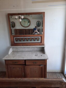 Starozitny toaletní stolek - 2