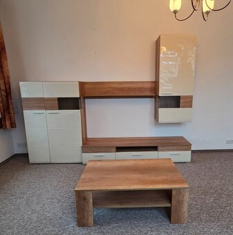 Obývací stěna se stolkem - 2